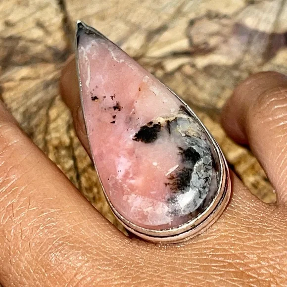 Teardrop Pink Peruvian Opal Ring Size 7 - Picture 4 of 9